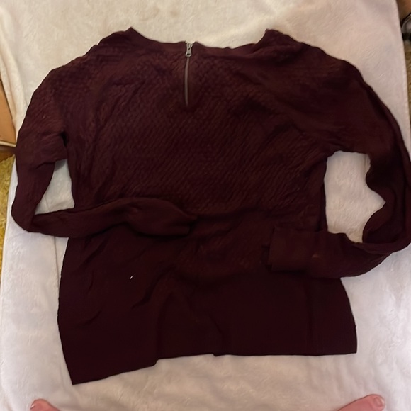 American Eagle Sweater - Picture 3 of 3